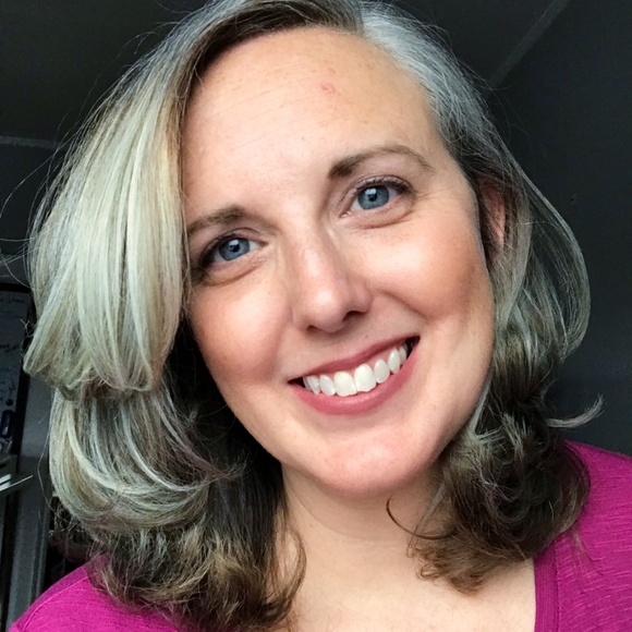 Meet your Posher, Krista - Picture 2 of 4